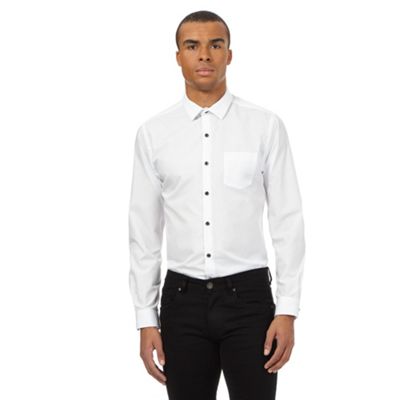 White plain long sleeved shirt